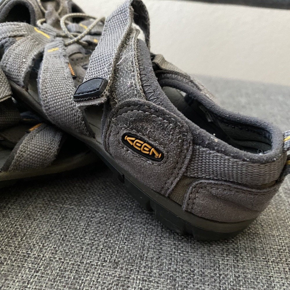 Keen Kids Sandal Size 1 Gray Outdoor Waterproof Slip On - Picture 6 of 8